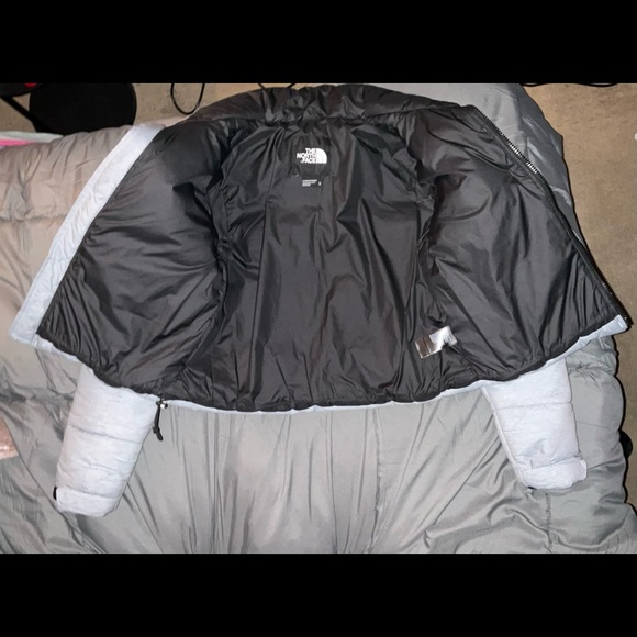NWOT The North Face Saikuru cropped jacket in gray - Exclusive to ASOS - Picture 13 of 16